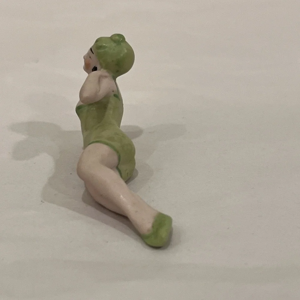 Antique German Art Deco Bisque Bathing Beauty Green Suit Cap Laying Germany 5684